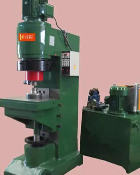 如何選擇合適的鉚接機(jī)廠家？