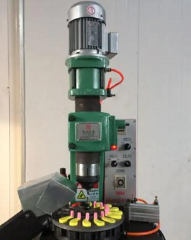 怎樣安全地操作氣液增壓鉚接機(jī)？