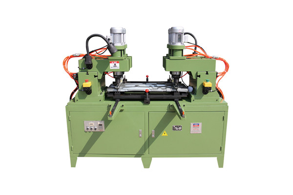 溫州四頭氣動鉚接機